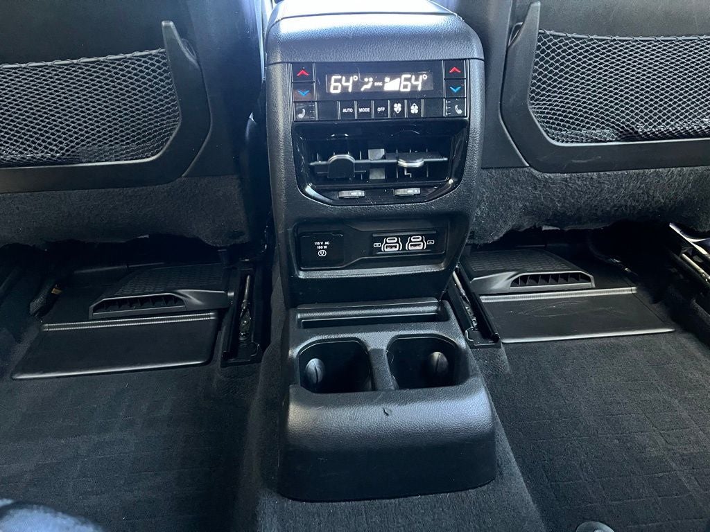 2023 Jeep Grand Cherokee L Overland 4WD | Pano Roof | BLIS | Entertain Pkg