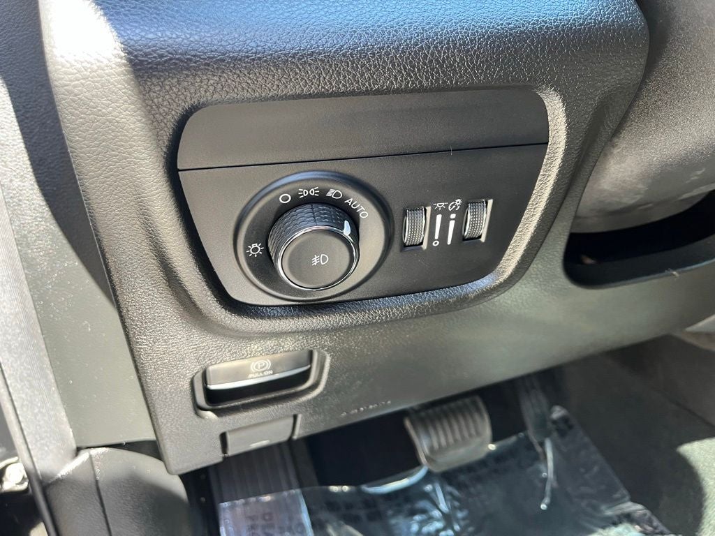 2023 Jeep Grand Cherokee L Overland 4WD | Pano Roof | BLIS | Entertain Pkg