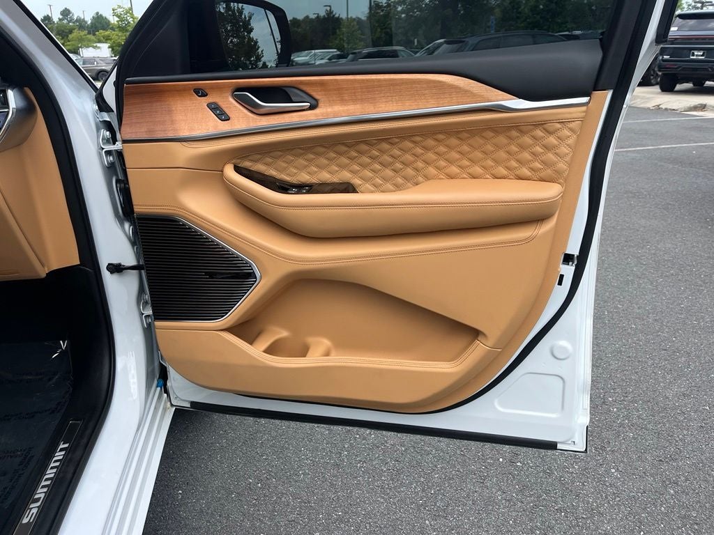 2023 Jeep Grand Cherokee L Summit Reserve 4WD | Moonroof | 360 Cam | High Alt