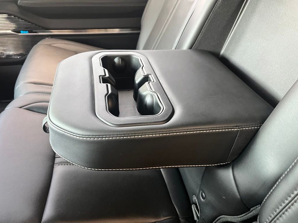 2023 Jeep Grand Wagoneer Series II 4WD | Flexible Seating Pkg | 28T Obsidian Pkg