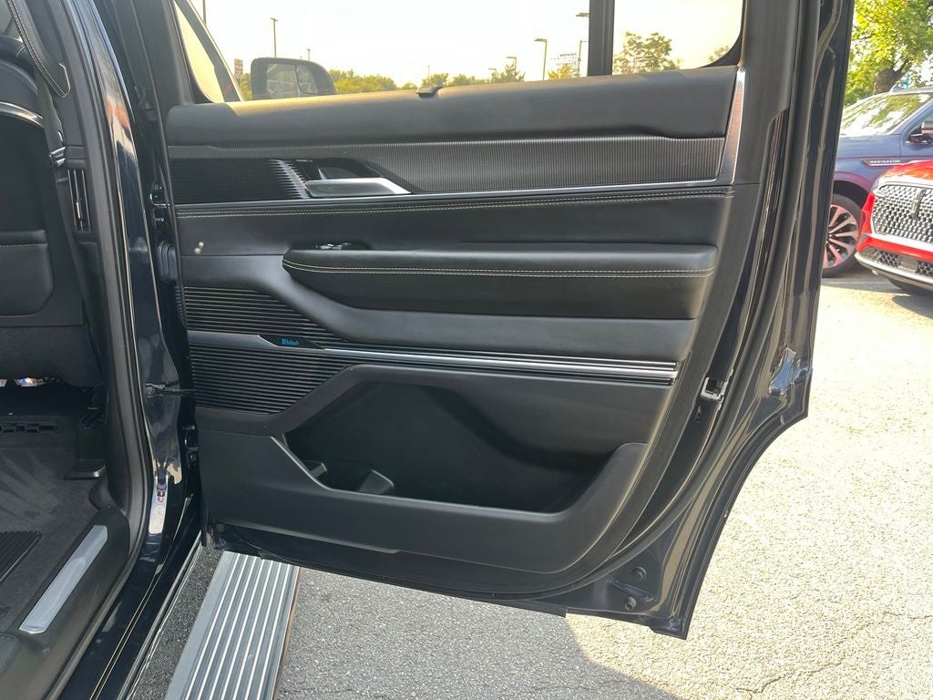 2023 Jeep Grand Wagoneer Series II 4WD | Flexible Seating Pkg | 28T Obsidian Pkg