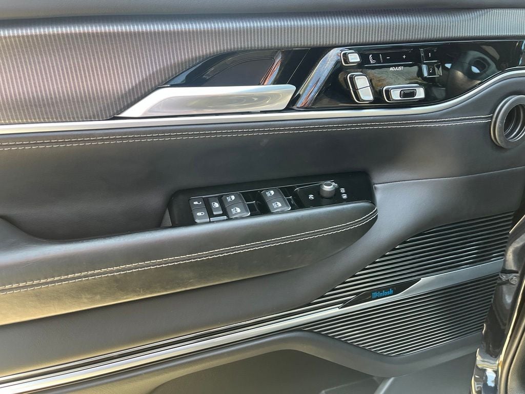 2023 Jeep Grand Wagoneer Series II 4WD | Flexible Seating Pkg | 28T Obsidian Pkg