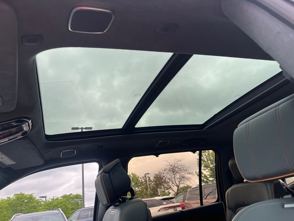 2022 Jeep Grand Wagoneer Series III | Pano Moonroof | HUD | 360 Cam | BLIS |