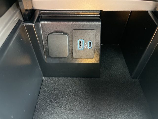 2024 Ford Explorer Platinum 4WD | Pano Roof | Tech Pkg | Trailer Tow Pkg