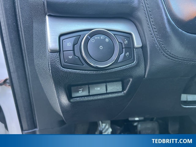 2017 Ford Explorer Platinum 4WD | Sunroof | Adaptive Cruise | Trailer Tow