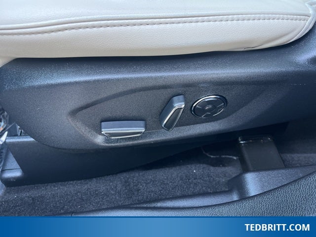 2017 Ford Explorer Platinum 4WD | Sunroof | Adaptive Cruise | Trailer Tow