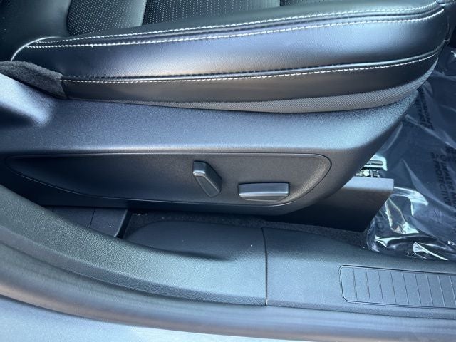 2025 Ford Escape Hybrid Platinum AWD | Nav | Pano Roof | BLIS | Remote Start