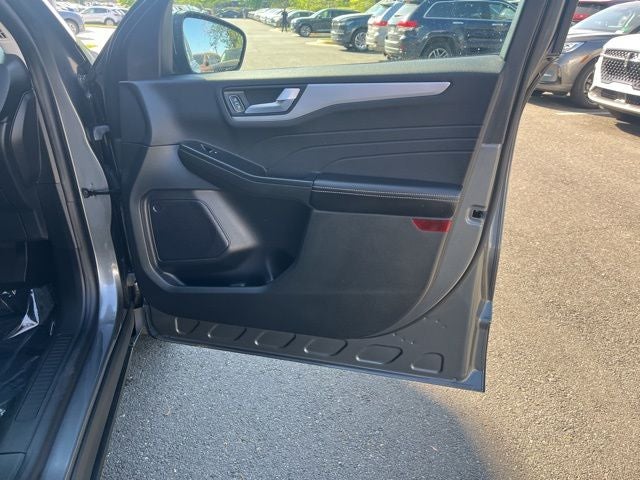 2025 Ford Escape Hybrid Platinum AWD | Nav | Pano Roof | BLIS | Remote Start