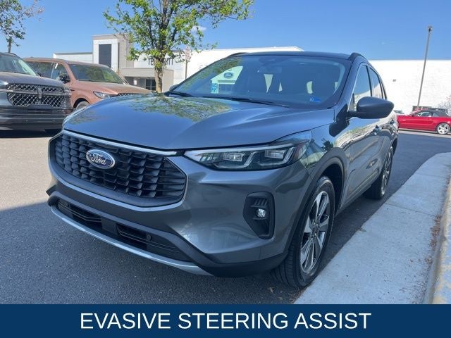 2025 Ford Escape Hybrid Platinum AWD | Nav | Pano Roof | BLIS | Remote Start