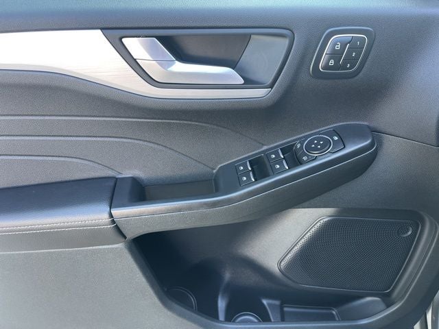 2025 Ford Escape Hybrid Platinum AWD | Nav | Pano Roof | BLIS | Remote Start