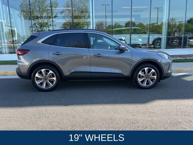 2025 Ford Escape Hybrid Platinum AWD | Nav | Pano Roof | BLIS | Remote Start