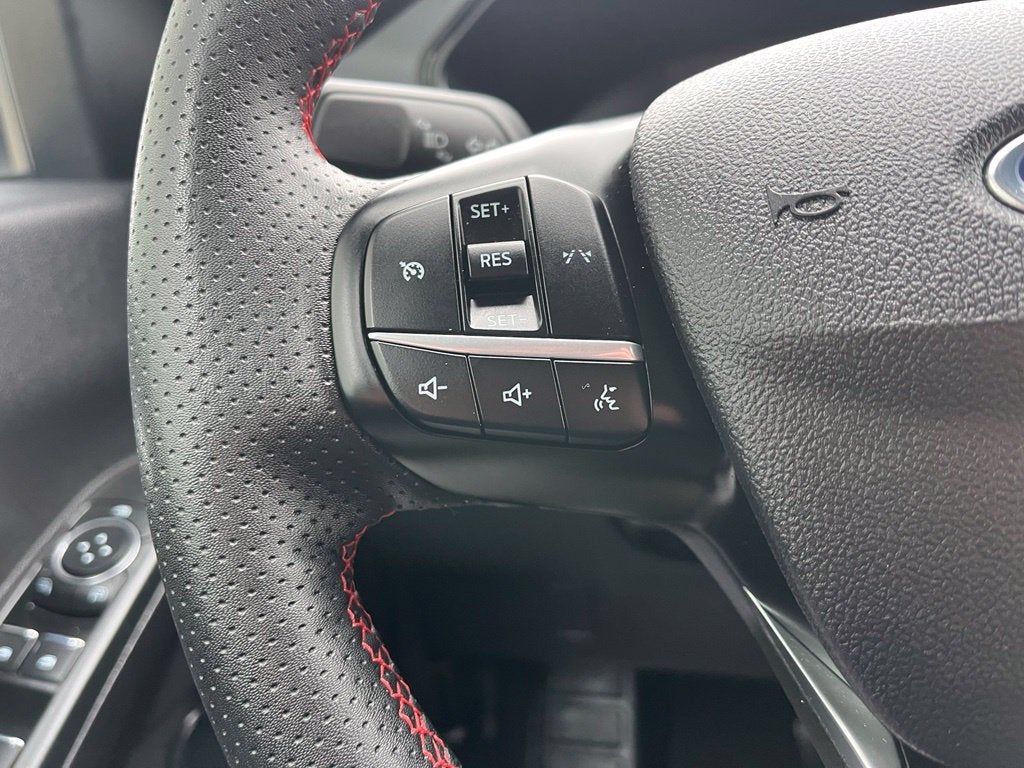 2025 Ford Escape ST-Line Select AWD | CarPlay/Android Auto | BLIS | Htd Front Seat