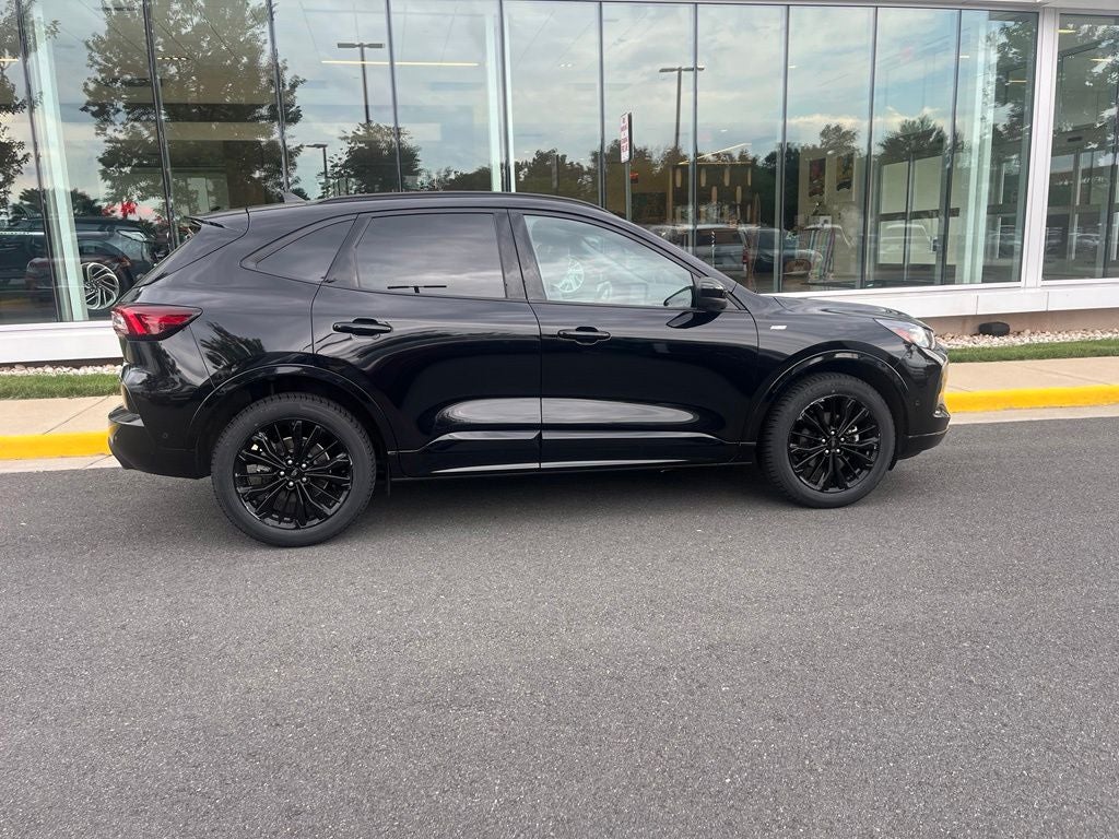 2024 Ford Escape ST-Line Elite
