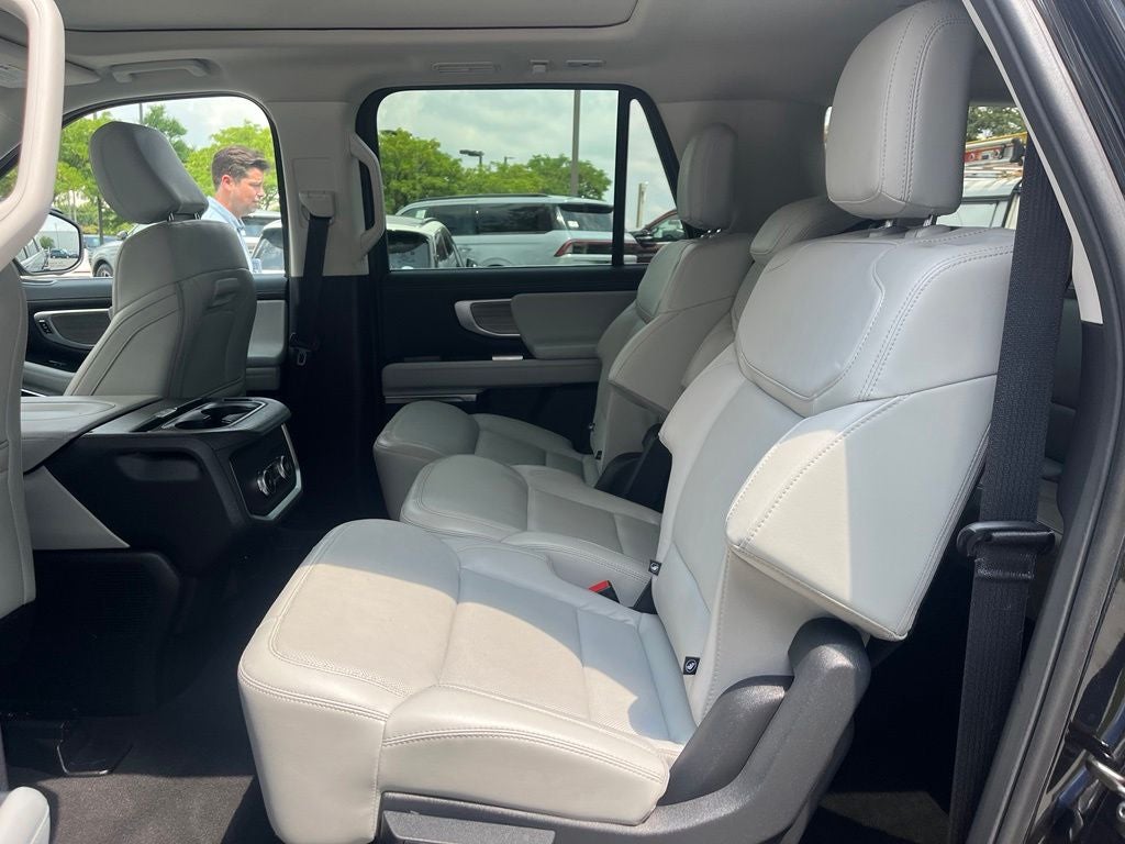 2025 Ford Expedition Max Platinum 4x4 | Pano Roof | BLIS | HD Tow Pkg
