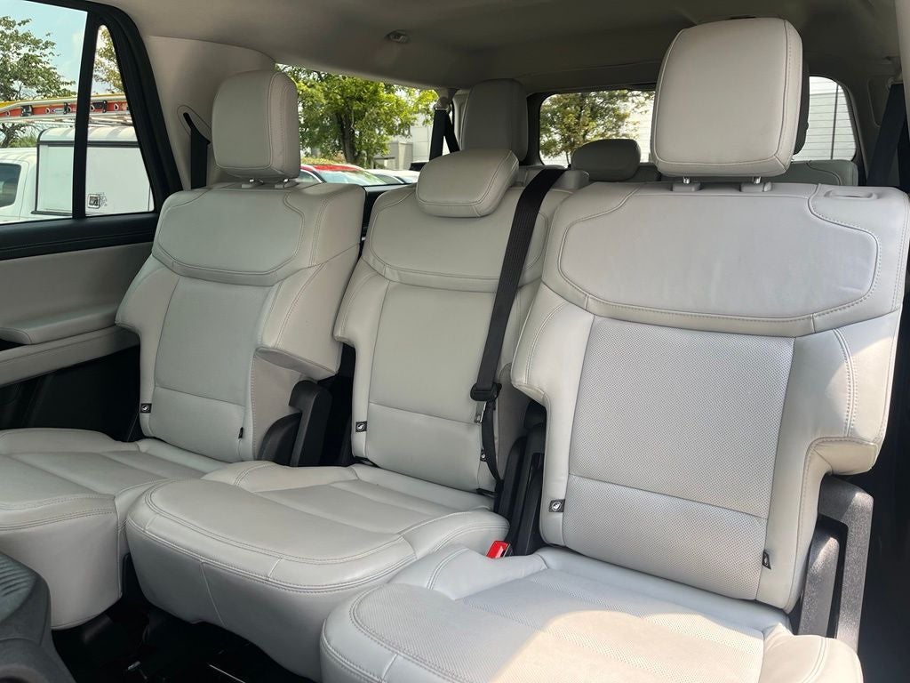 2025 Ford Expedition Max Platinum 4x4 | Pano Roof | BLIS | HD Tow Pkg