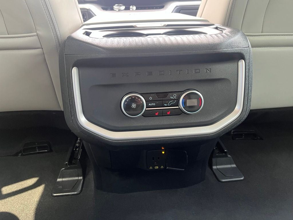 2025 Ford Expedition Max Platinum 4x4 | Pano Roof | BLIS | HD Tow Pkg