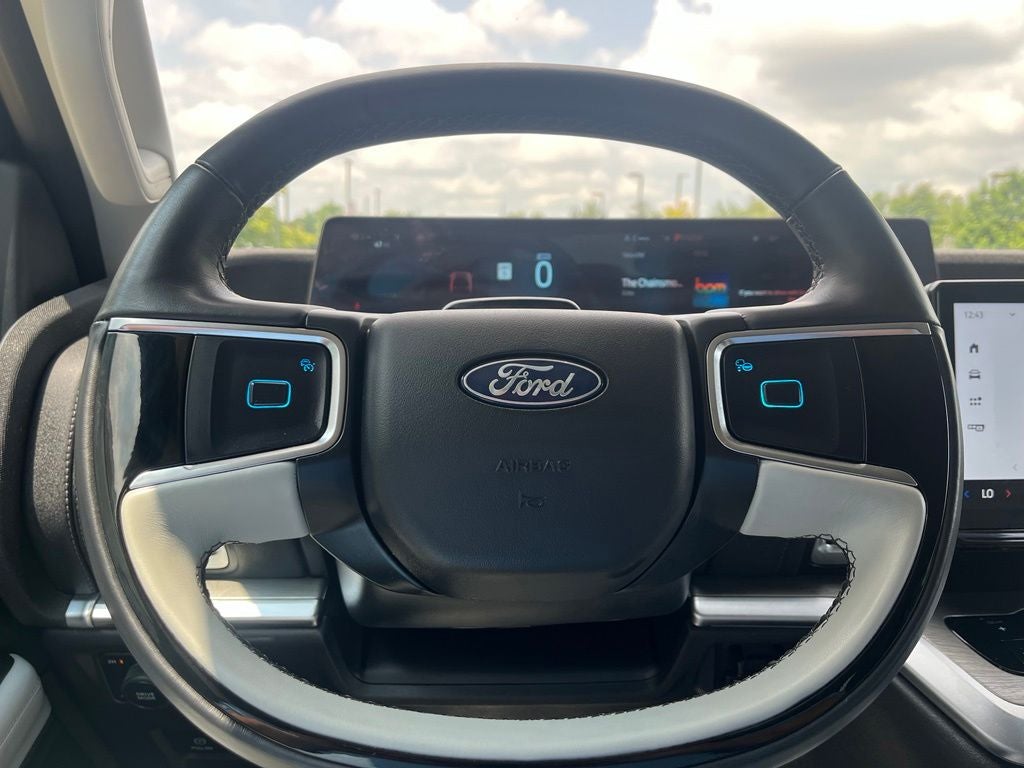 2025 Ford Expedition Max Platinum 4x4 | Pano Roof | BLIS | HD Tow Pkg