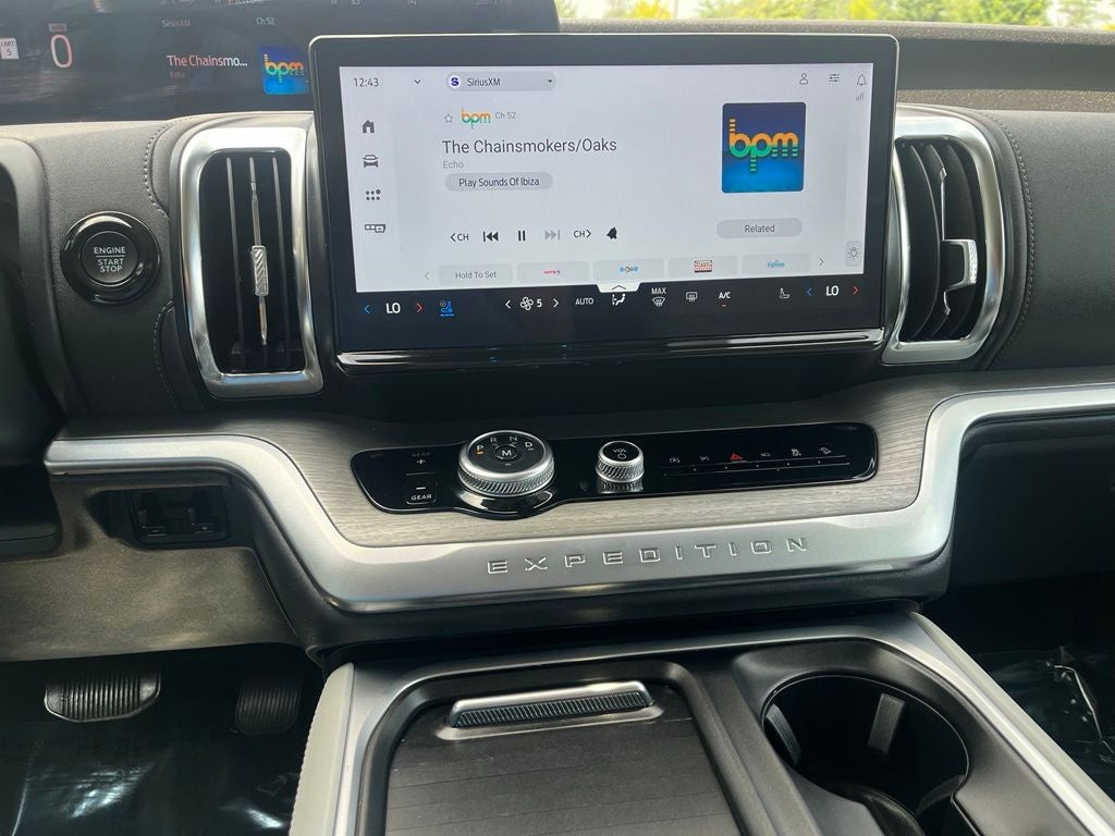 2025 Ford Expedition Max Platinum 4x4 | Pano Roof | BLIS | HD Tow Pkg
