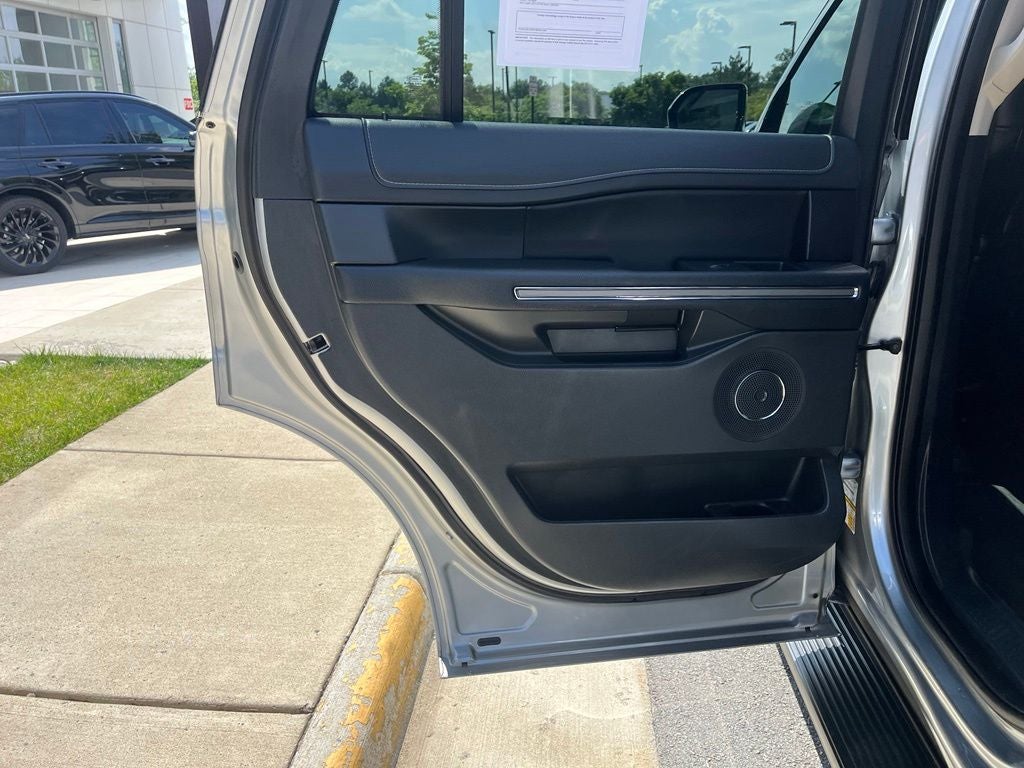 2024 Ford Expedition XLT 4WD | Pano Roof | 360 Cam | BLIS | HD Tow Pkg