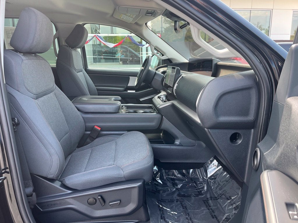 2025 Ford Expedition Active 4WD | 360 Camera | BLIS | HD Tow Pkg