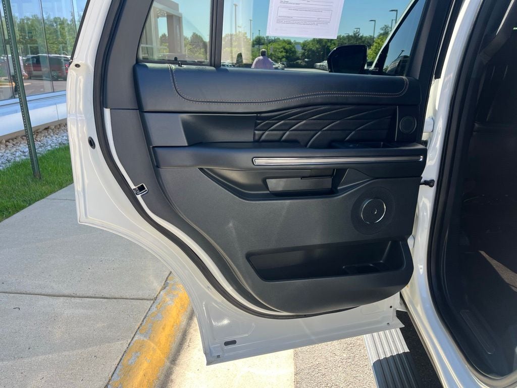 2023 Ford Expedition Platinum 4WD | Pano Roof | 360 Cam | HD Tow | Entertain Pkg