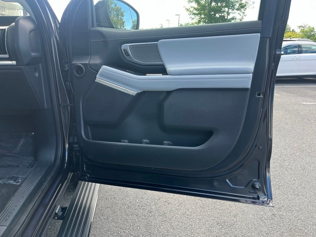2025 Ford Expedition Platinum 4WD | Pano Roof | BLIS | LKAS
