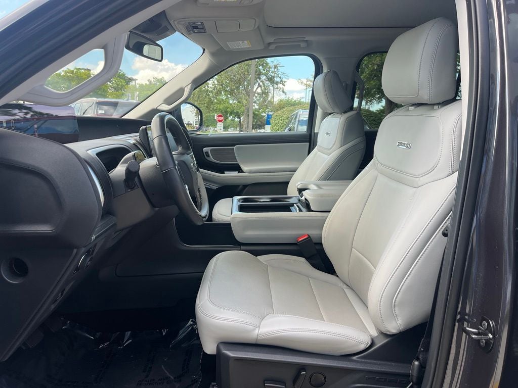 2025 Ford Expedition Platinum 4WD | Pano Roof | BLIS | LKAS