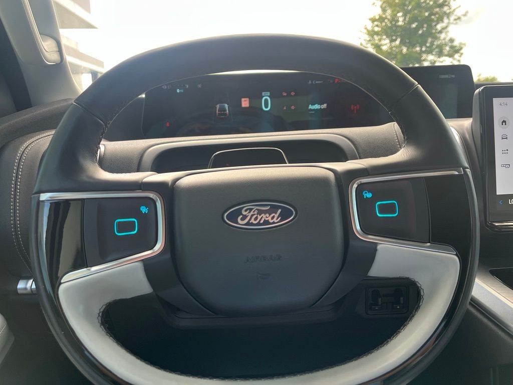 2025 Ford Expedition Platinum 4WD | Pano Roof | BLIS | LKAS