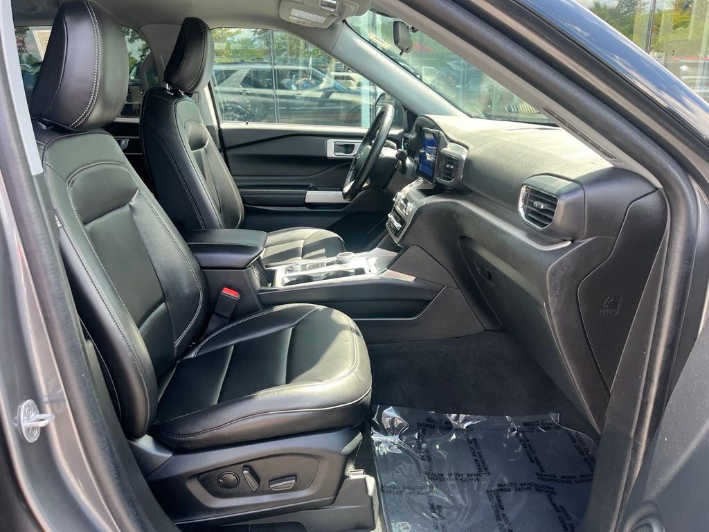2023 Ford Explorer XLT 4WD | Pano Roof | BLIS | CoPilot360 Assist+