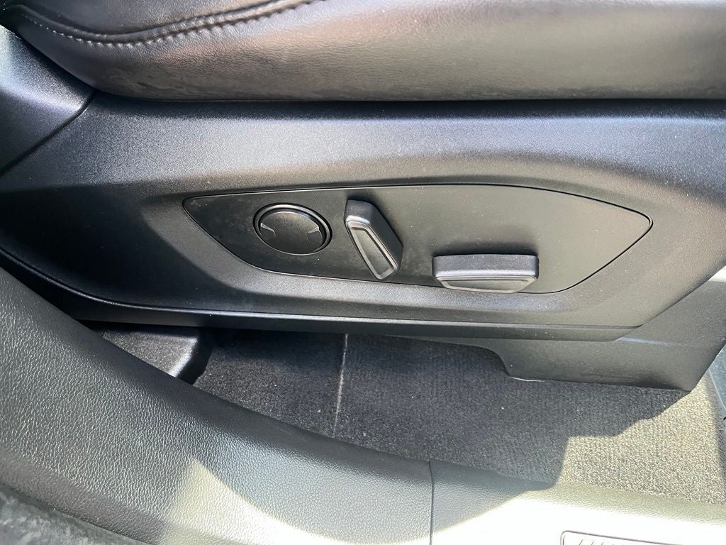 2023 Ford Explorer XLT 4WD | Pano Roof | BLIS | CoPilot360 Assist+