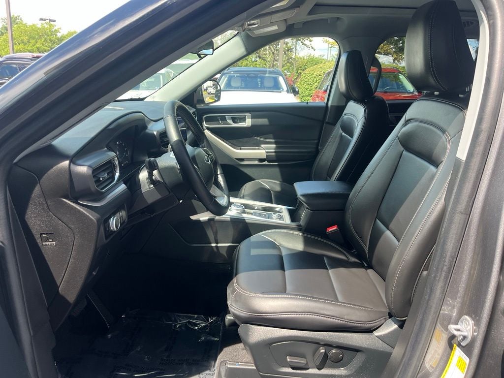 2023 Ford Explorer XLT 4WD | Pano Roof | BLIS | CoPilot360 Assist+