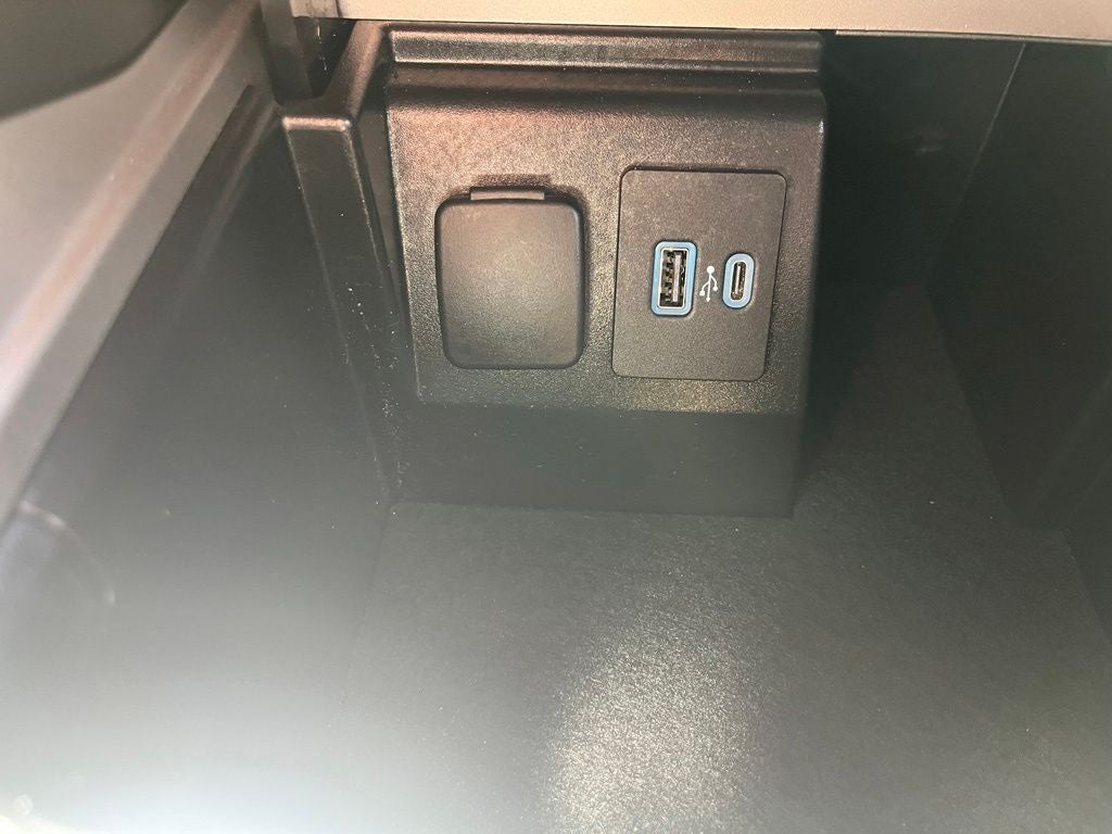2023 Ford Explorer XLT 4WD | Pano Roof | BLIS | CoPilot360 Assist+