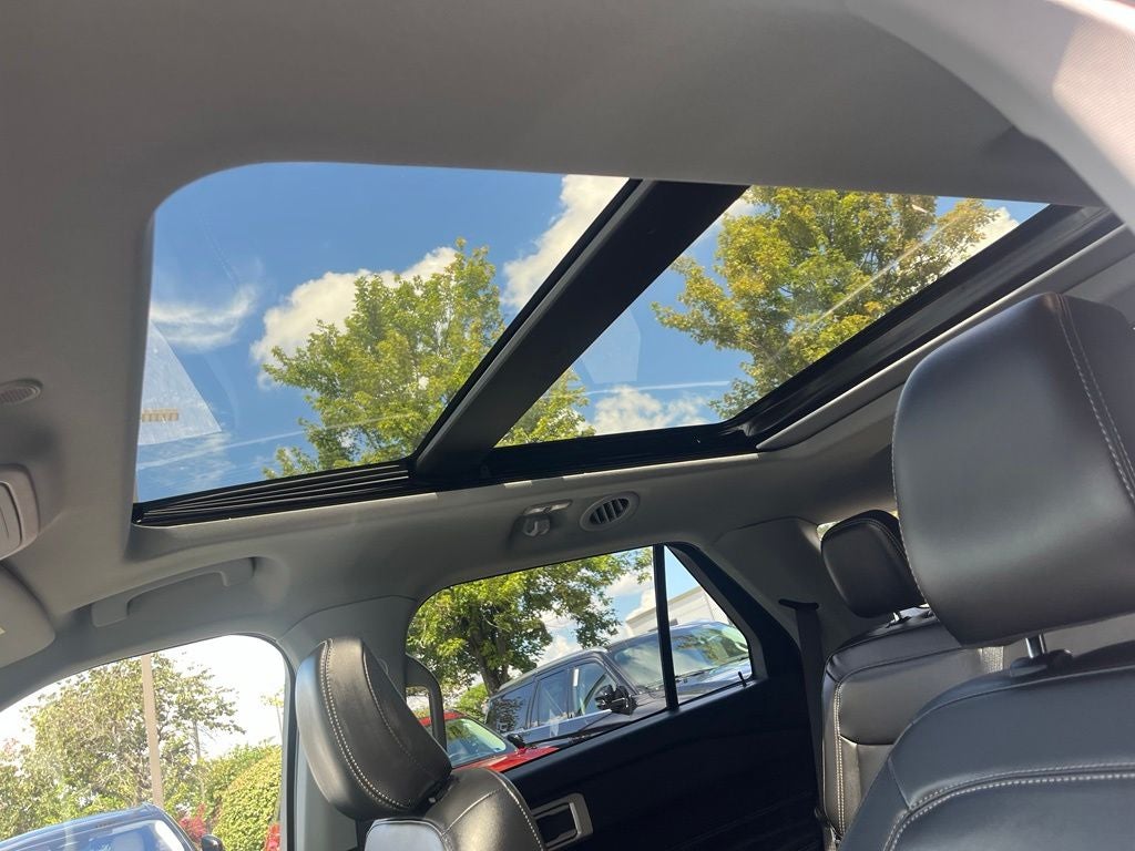 2023 Ford Explorer XLT 4WD | Pano Roof | BLIS | CoPilot360 Assist+