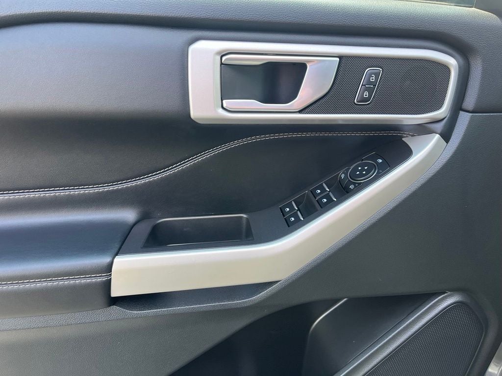 2023 Ford Explorer XLT 4WD | Pano Roof | BLIS | CoPilot360 Assist+