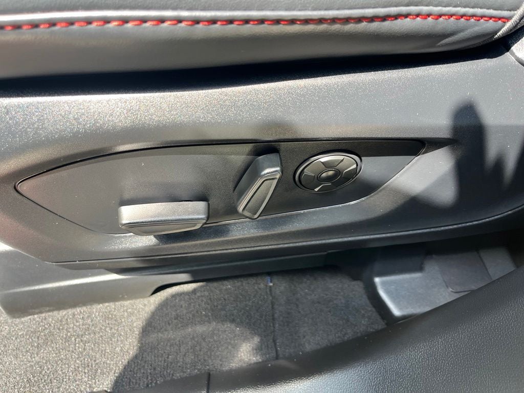 2025 Ford Explorer ST 4WD | Pano Roof | Black Painted Roof | Sun & Sound