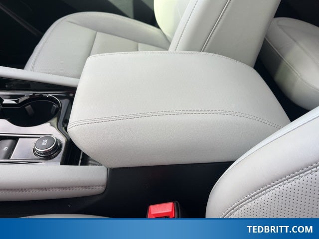 2025 Ford Explorer Platinum 4WD | Ultimate Pkg | Pano Roof | 360 Camera