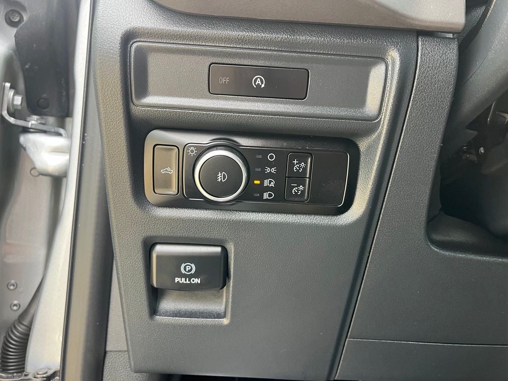 2025 Ford F-150 XLT 4WD | BLIS | Mobile Office | CarPlay/Android Auto