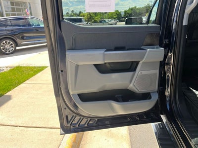 2023 Ford F-150 Lariat Hybrid 4WD | Pano Roof | Trailer Tow Pkg | BLIS