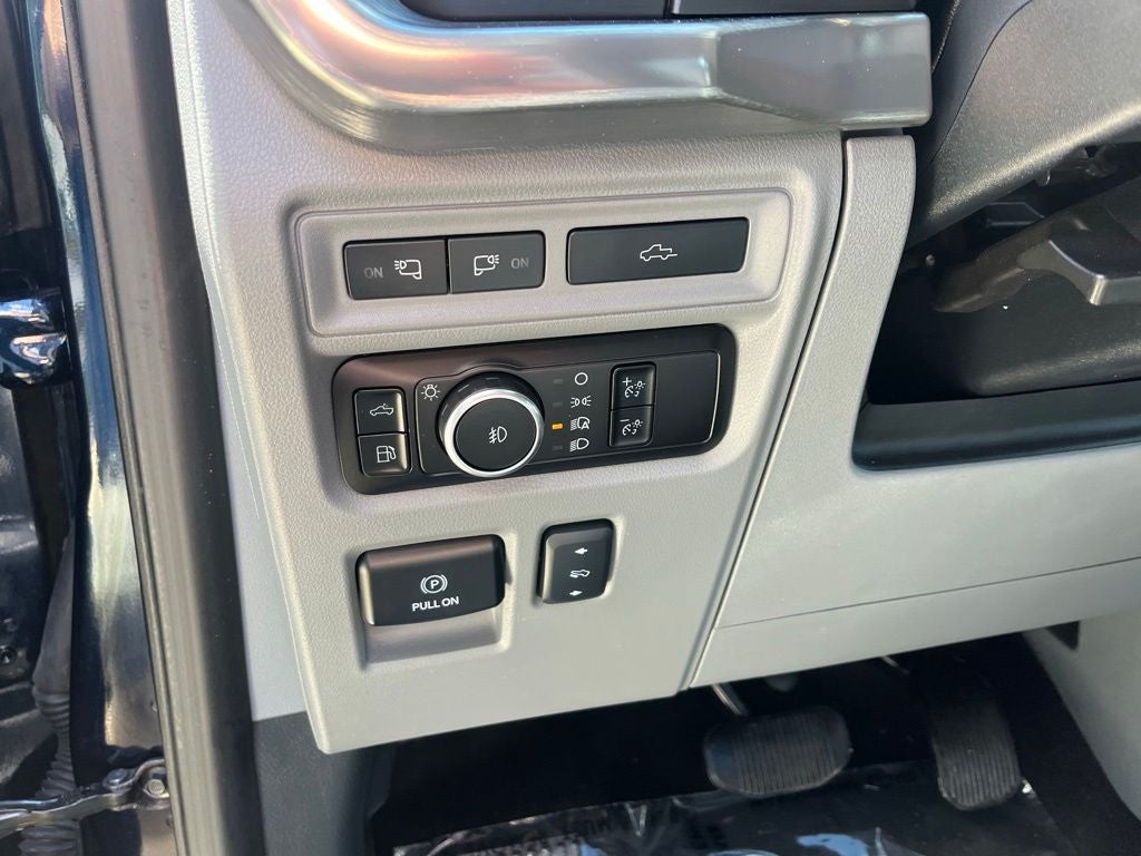 2023 Ford F-150 Lariat Hybrid 4WD | Pano Roof | Trailer Tow Pkg | BLIS