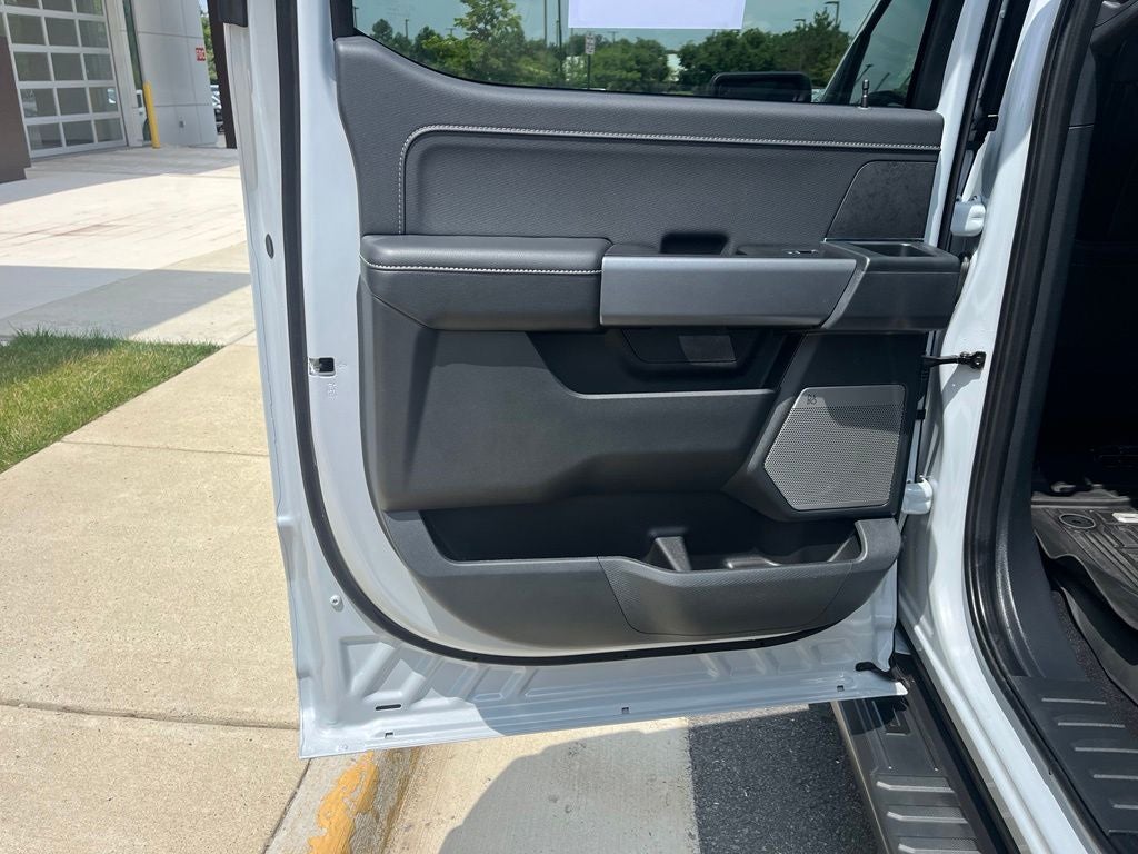2025 Ford F-150 XLT 4WD | Pano Roof | 360 Cam | BLIS | Black Appear Pk