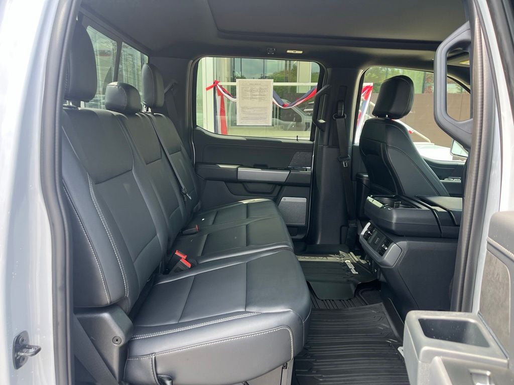 2025 Ford F-150 XLT 4WD | Pano Roof | 360 Cam | BLIS | Black Appear Pk