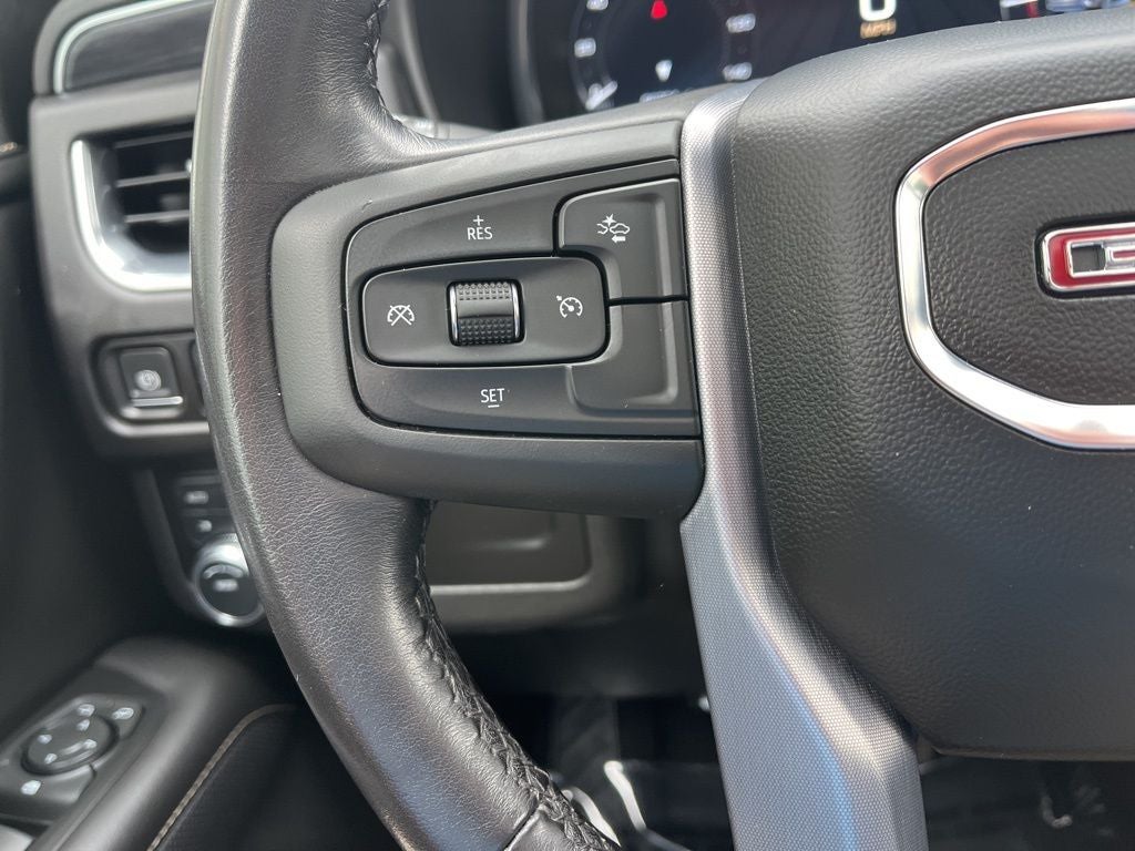 2023 GMC Yukon SLT 4WD | Dual Moonroof | 22" Gloss Black Wheels