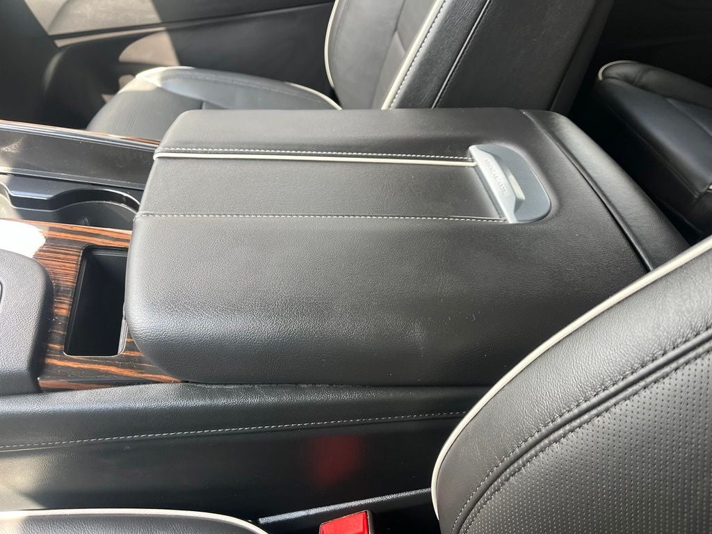2024 Cadillac Escalade Premium Luxury AWD | Pano Roof | 360 Cam | BLIS | HUD