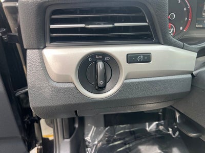 2022 Volkswagen Passat 2.0T SE | Moonroof | BLIS | CarPlay/Android Auto