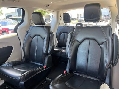 2022 Chrysler Pacifica Hybrid Touring L | 360 Cam | BLIS | Adaptive Cruise