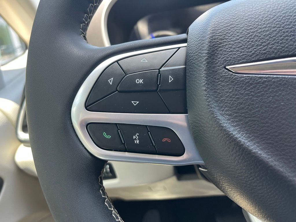 2022 Chrysler Pacifica Hybrid Touring L | 360 Cam | BLIS | Adaptive Cruise
