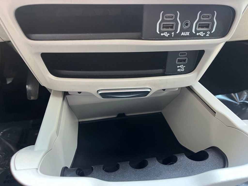 2022 Chrysler Pacifica Hybrid Touring L | 360 Cam | BLIS | Adaptive Cruise