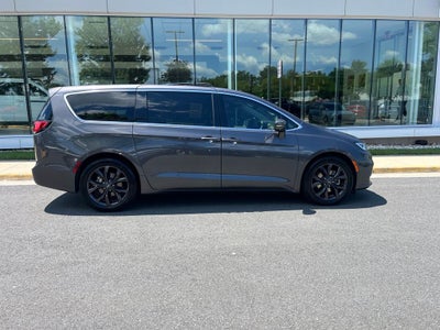 2022 Chrysler Pacifica Hybrid Touring L | 360 Cam | BLIS | Adaptive Cruise