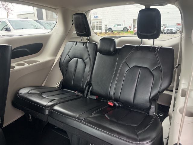 2023 Chrysler Pacifica Hybrid Touring L | Safety Pack | Adaptive Cruise | Remote Start |