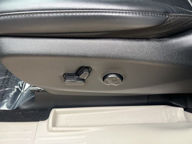 2023 Chrysler Pacifica Hybrid Touring L | Safety Pack | Adaptive Cruise | Remote Start |